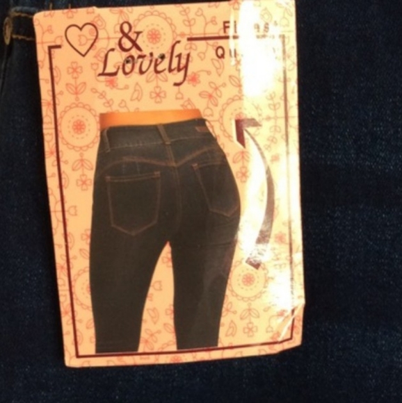 Lovely Jeans - Picture 3 of 5
